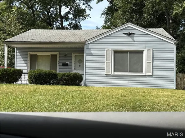 255 Brackleigh Ln, Florissant, MO 63031