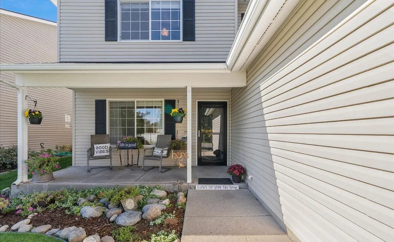 4995 North Tasman Drive - 1 — Photo 2