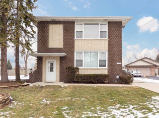 9616 W 56th St #2, La Grange, IL 60525