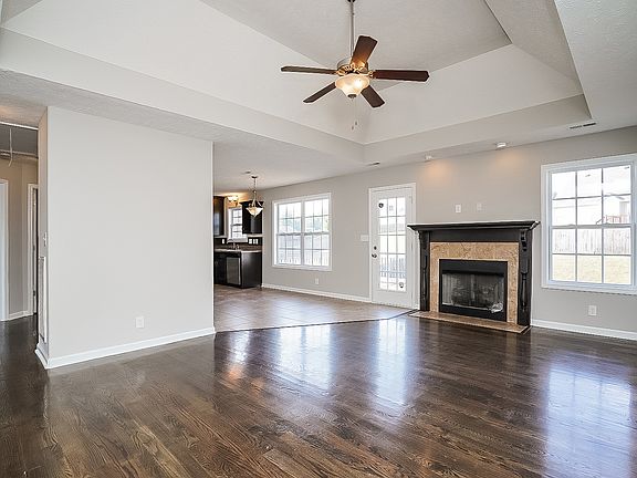 3rd image of 1208 Viewmont Dr