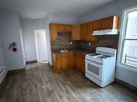 194 W Broadway