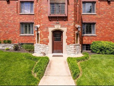 8009 Delmar Blvd APT 3, Saint Louis, MO, 63130