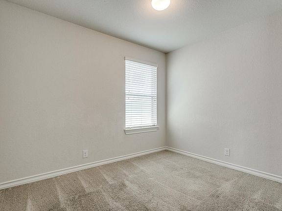 2nd image of 14118 Tyler Pt
