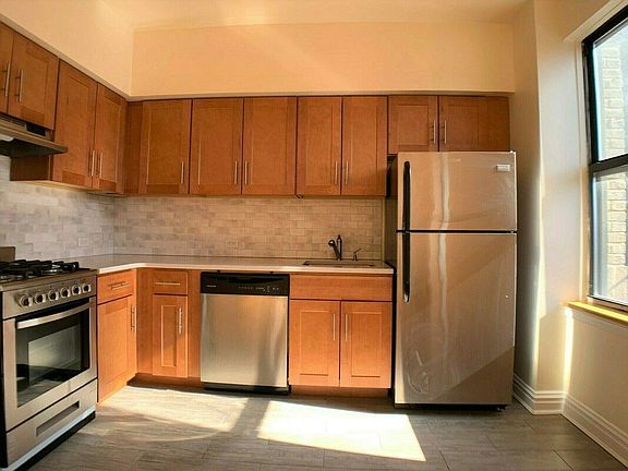 2nd image of 355 W 51st St #61A