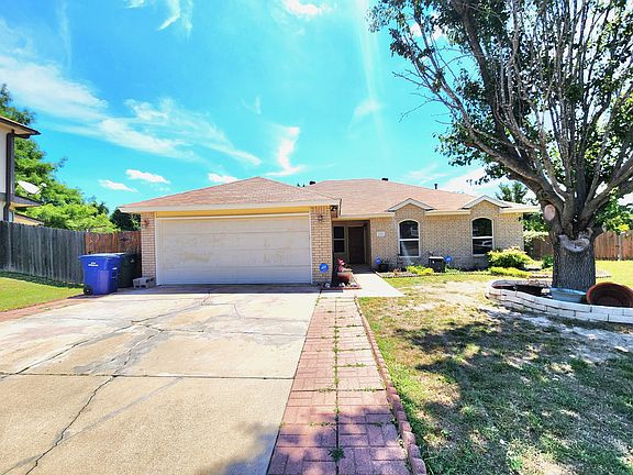 3rd image of 2313 Bernice Cir