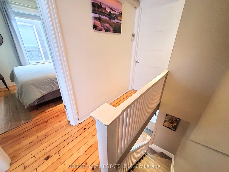 597 Carlaw Ave #UPPER — Photo 12