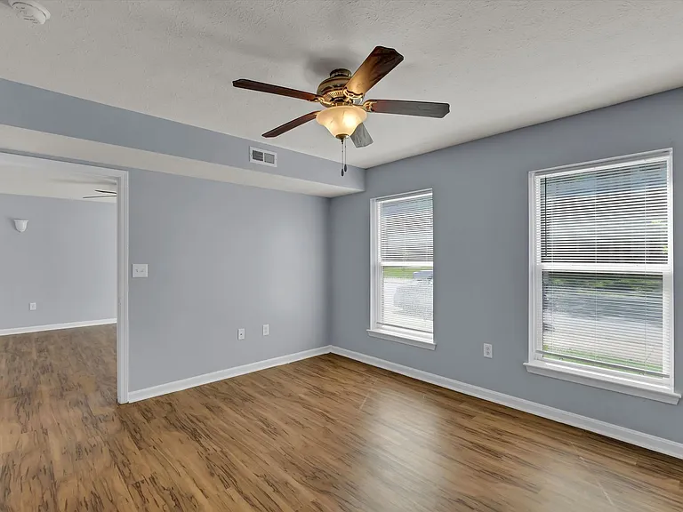Rowan Place Apartments — Photo 24