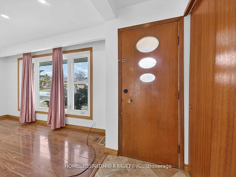 146 Oriole St — Photo 11