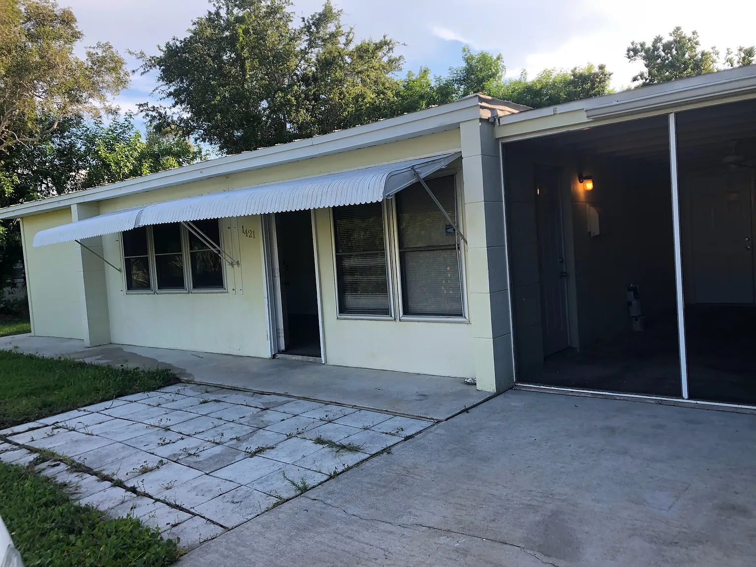 3 bed, 900 sqft, $1,800 — Photo 2