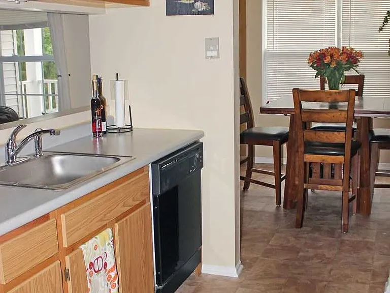 The Woodlands — Photo 14