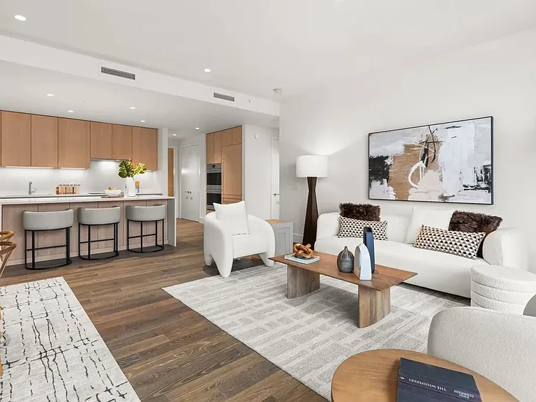 550 SW 10th Ave #2802 — Photo 3