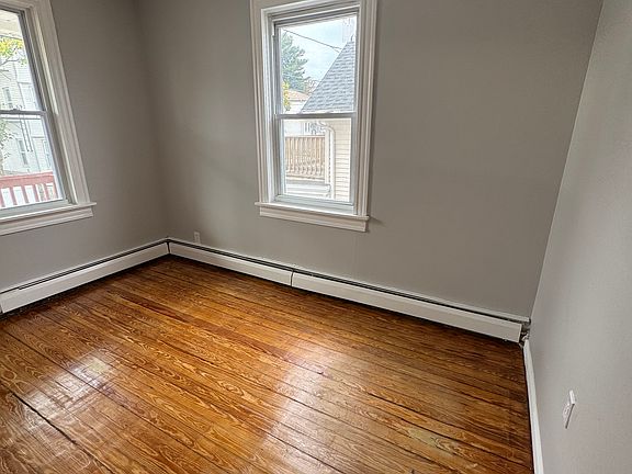 4th image of 451 Admiral St APT 2