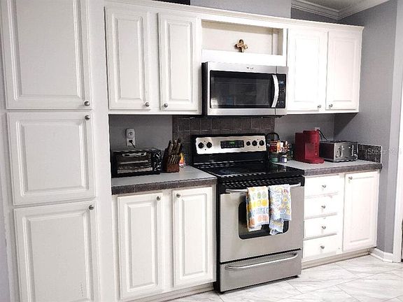 4th image of 1558 Candleberry St