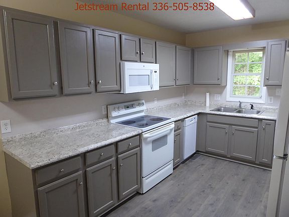 Kitchen - new counters