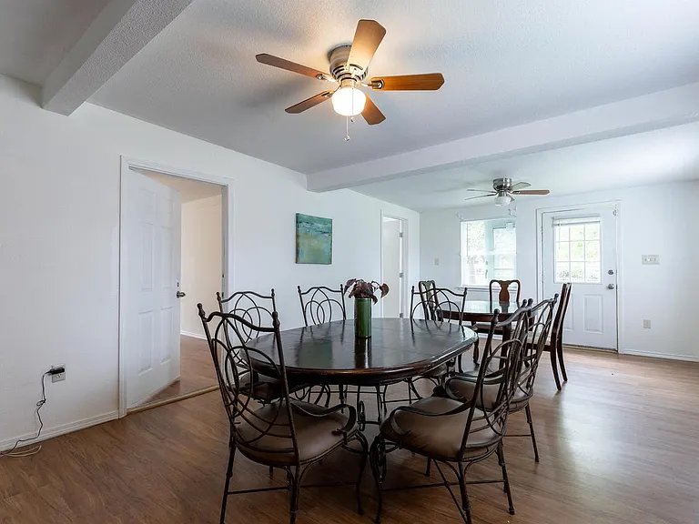 3105 Selfridge Dr — Photo 9