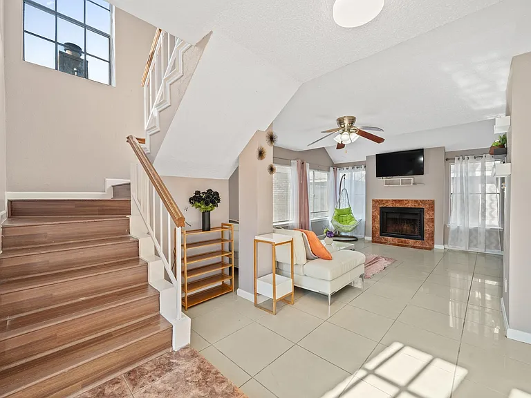 8629 Kinghaven St — Photo 5