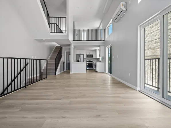 11344 Hatteras St #V1, North Hollywood, CA 91601