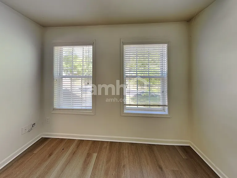 240 Shenandoah Trce — Photo 14