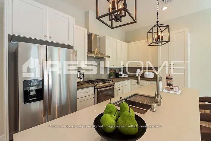 3 bed, 2.5 bath, 1474 sqft, $2,025 — Photo 4