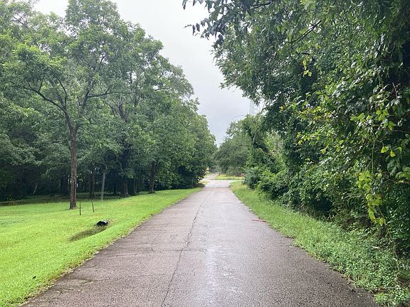 4th image of 421 Walker Rd