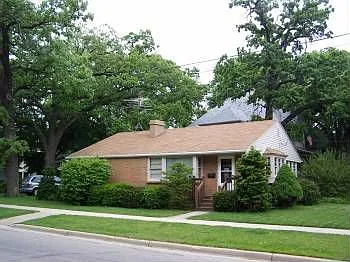832 W Chicago St photo 1