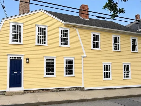 35 2nd St, Newport, RI 02840