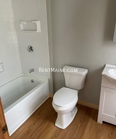 118 Grove St #2 — Photo 9
