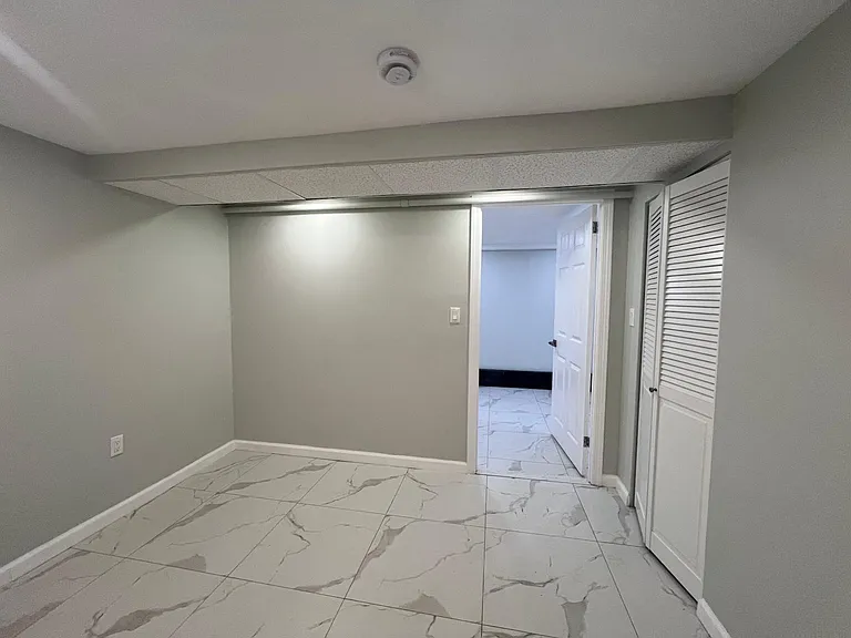 251 E 46th St #1 — Photo 5
