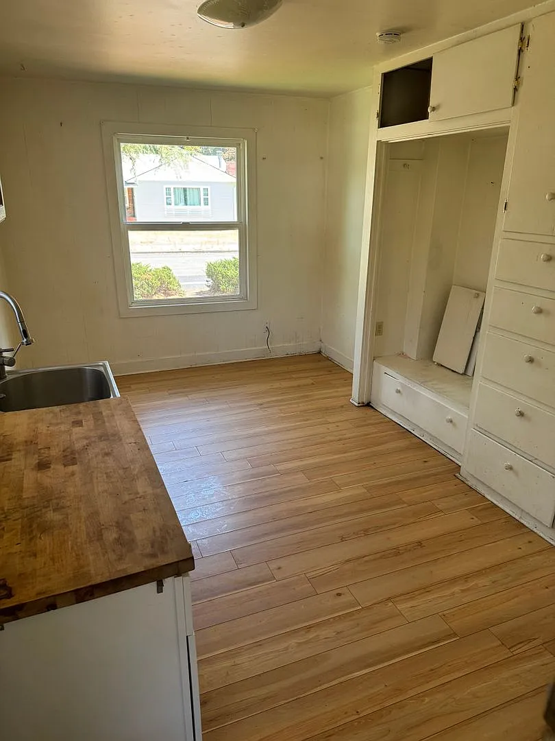 R604- NW 4th Street — Photo 1