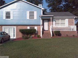 4 Esquire Ct, Greensboro, NC 27405