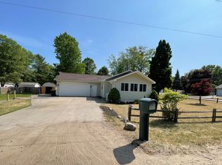 9114 W Airport Rd, Saint helen, MI 48656