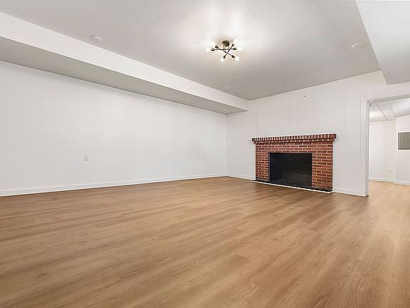 2nd image of 303 E 10th Ave #4