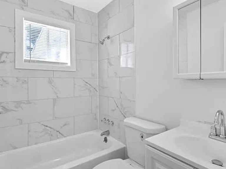 642 Dresden Dr — Photo 16