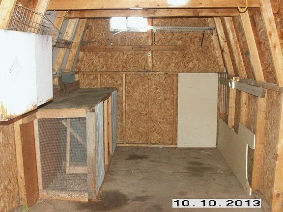 5th image of 118 E 11th St
