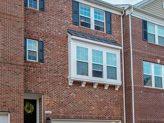 2nd image of 2043 Blunt Ln