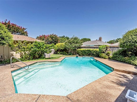 4th image of 3523 Interlaken Dr