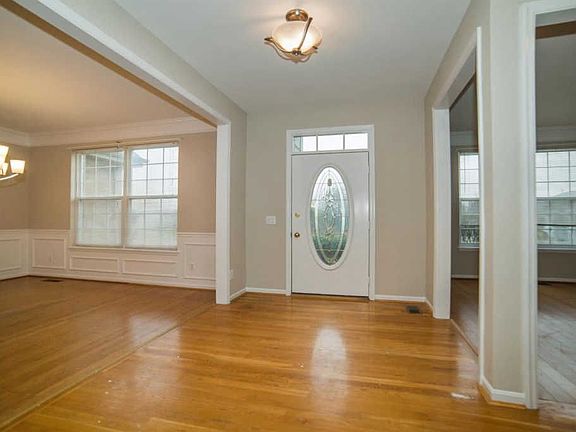 3rd image of 4767 Flagstone Dr