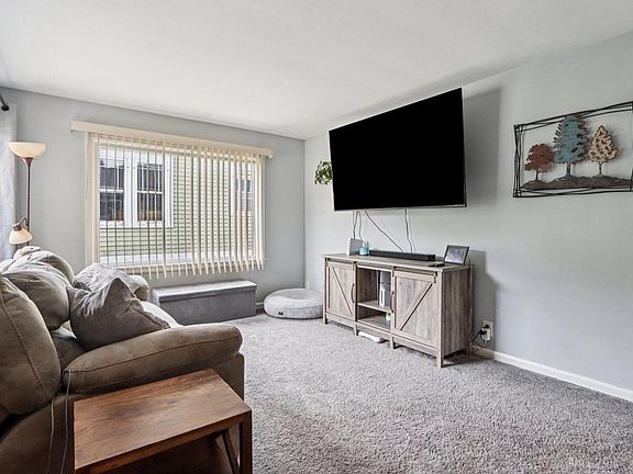 4th image of 1104 Lathrop AVENUE