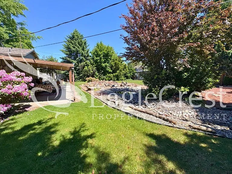 924 Shasta Dr — Photo 43