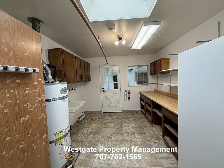 1336 Marian Way — Photo 14