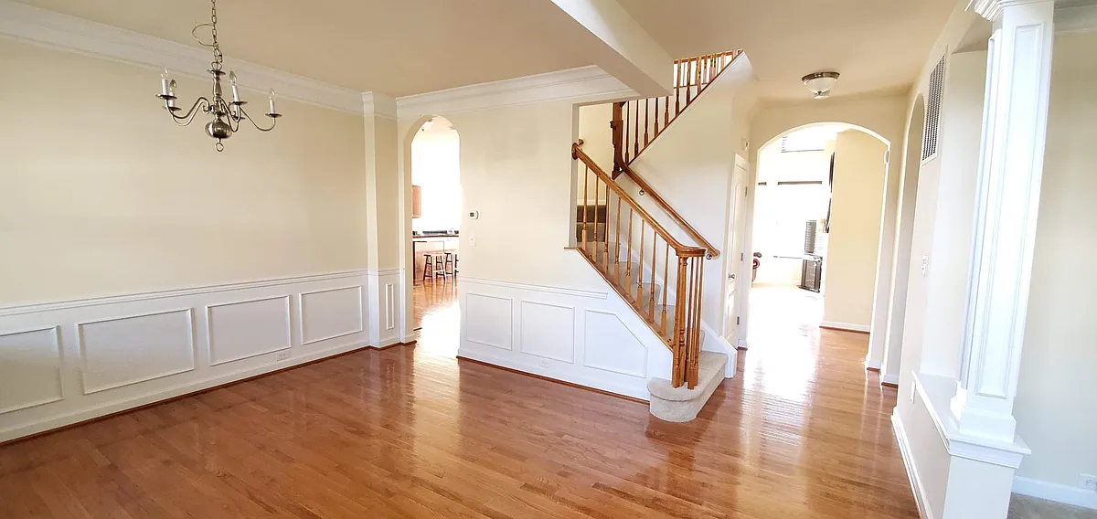 Building Photo - 13775 Deacons Way