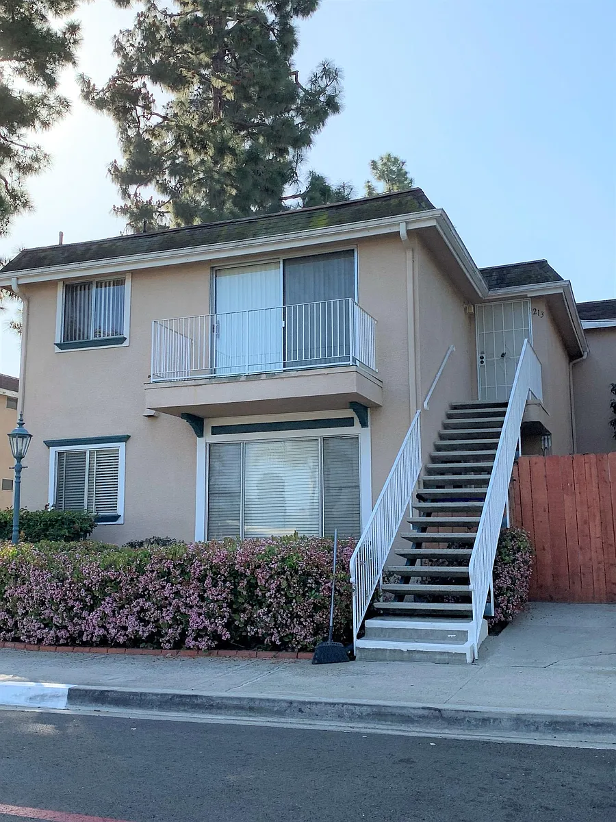 Front - 4475 Dale Ave #213