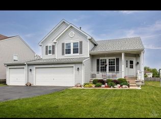 1533 Hartsburg Ln, North Aurora, IL 60542