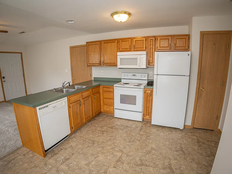 127 Ventura Ave #A — Photo 8