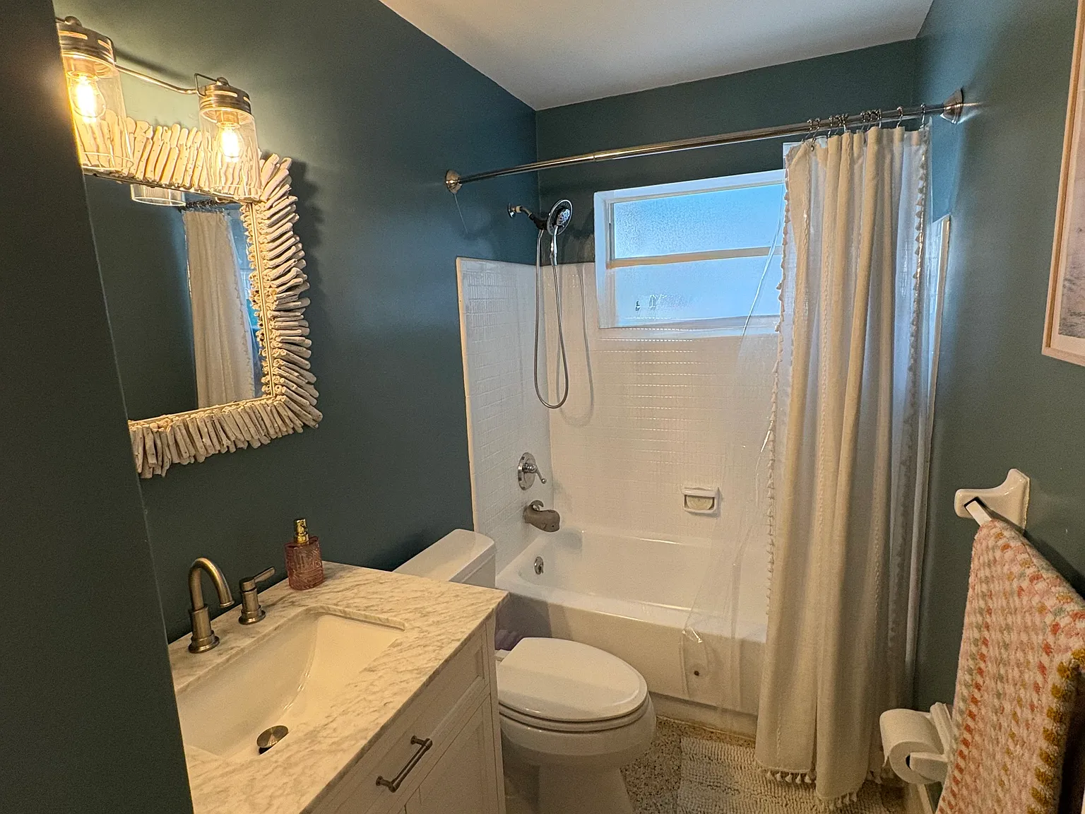 3 bed, 1350 sqft, $3,000 — Photo 2