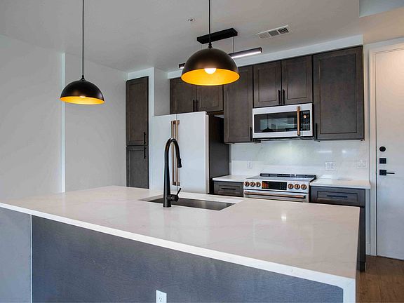 Elliston 23, Nashville, TN, Kitchen