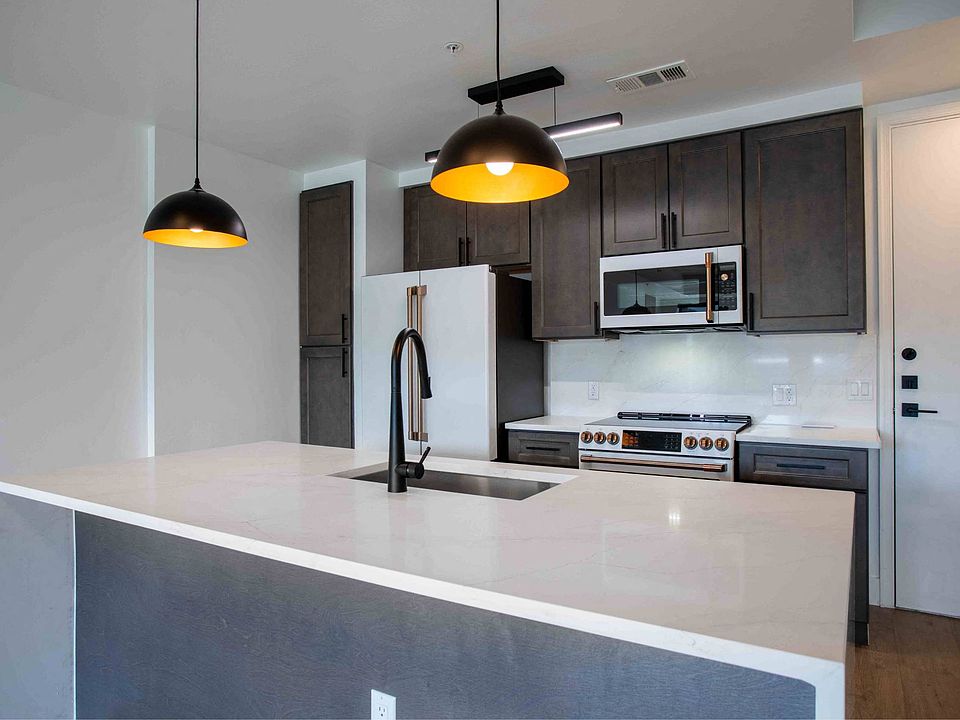 Elliston 23, Nashville, TN, Kitchen