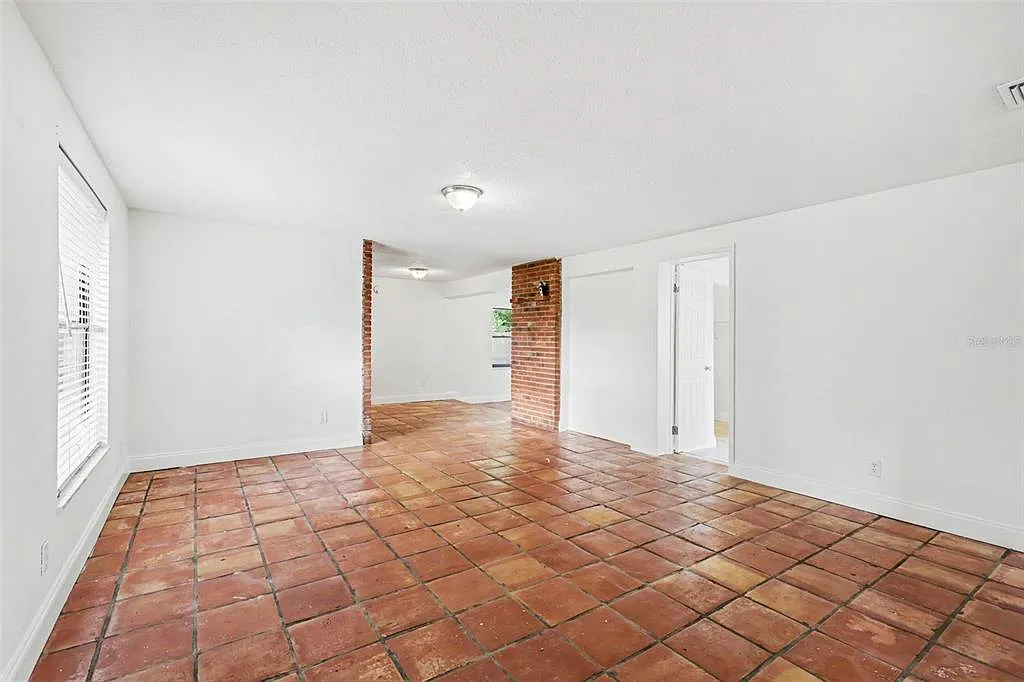 2 bed, 2.0 bath, 1300 sqft, $1,900 — Photo 4