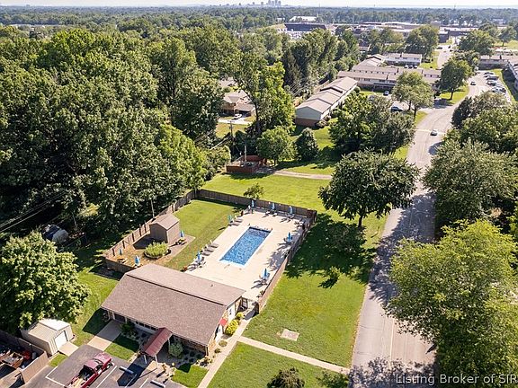 4th image of 3157 Wooded Way