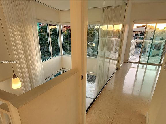3rd image of 1528 Brickell Ave APT 201